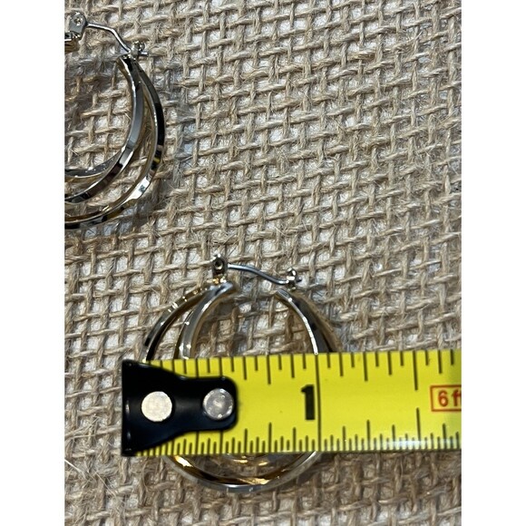 VINTAGE PIERCED EARRINGS GOLD TONE HOOPS 3 RINGS 1.25in - Picture 7 of 7